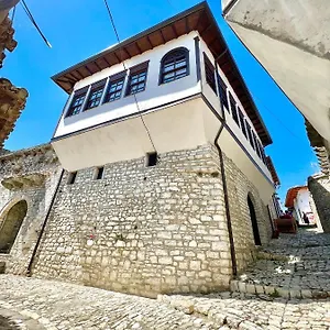 Vakantiehuis Athina In Castle - Since 1741, Berat